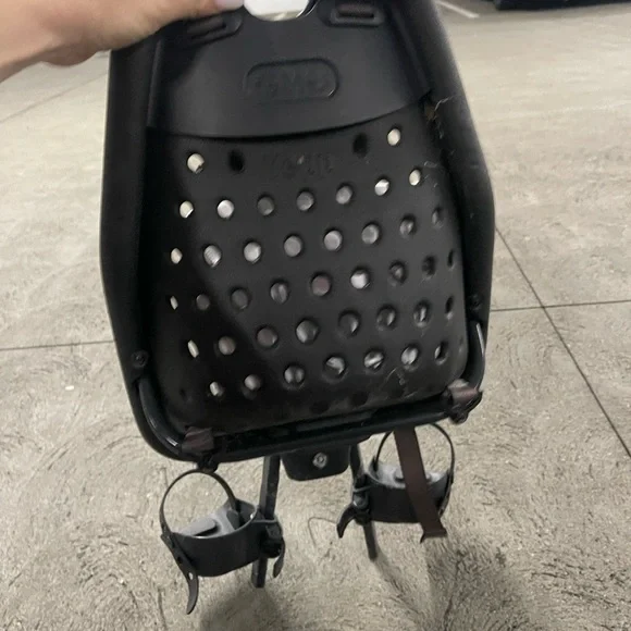 Thule Yepp Maxi Child Bike Seat, Black - Picture 8 of 11